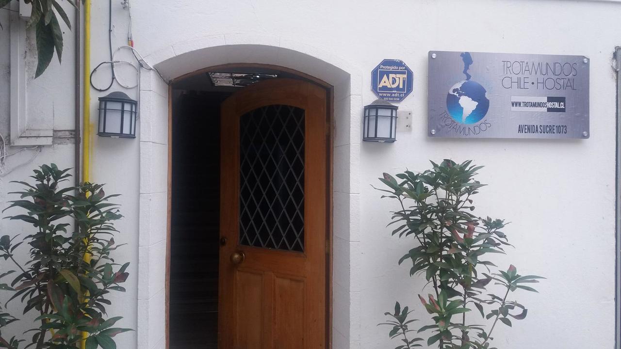 Trotamundos Hostal Сантьяго Экстерьер фото